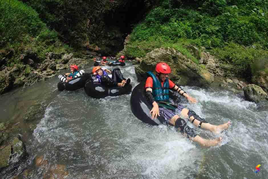 Examples Of Rafts Define Raft, Raft Meaning, Raft Examples, Raft Synonyms, Raft Images ...