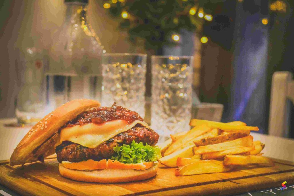 Define Burger, Burger Meaning, Burger Examples, Burger Synonyms, Burger