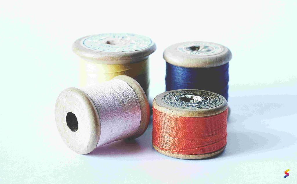 Define Reel, Reel Meaning, Reel Examples, Reel Synonyms, Reel Images