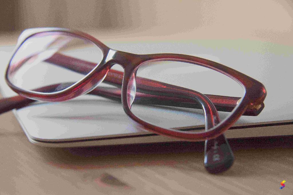 Define Optical, Optical Meaning, Optical Examples, Optical Synonyms