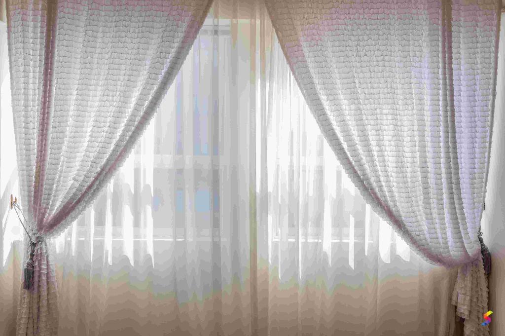 Define Curtain, Curtain Meaning, Curtain Examples, Curtain Synonyms
