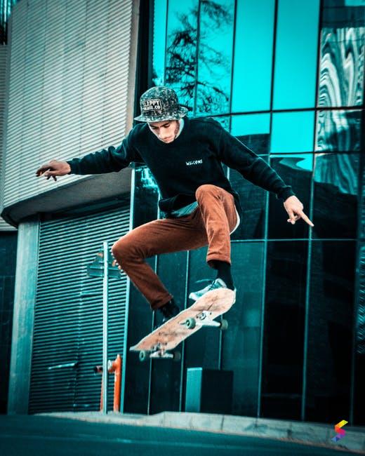 Define Skate, Skate Meaning, Skate Examples, Skate Synonyms, Skate