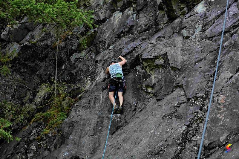 Define Valorous, Valorous Meaning, Valorous Examples, Valorous Synonyms