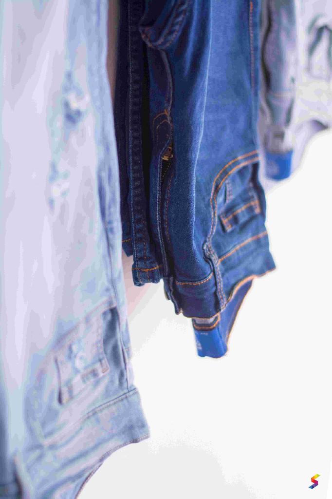 Define Jeans, Jeans Meaning, Jeans Examples, Jeans Synonyms, Jeans