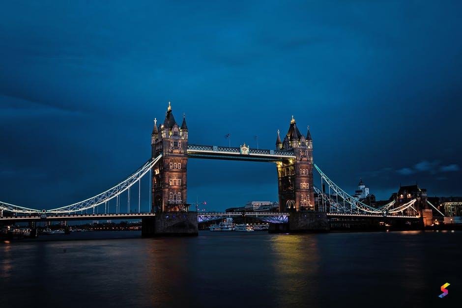 Define Landmark Landmark Meaning Landmark Examples Landmark Synonyms define-landmark-landmark-meaning-landmark-examples-landmark-synonyms